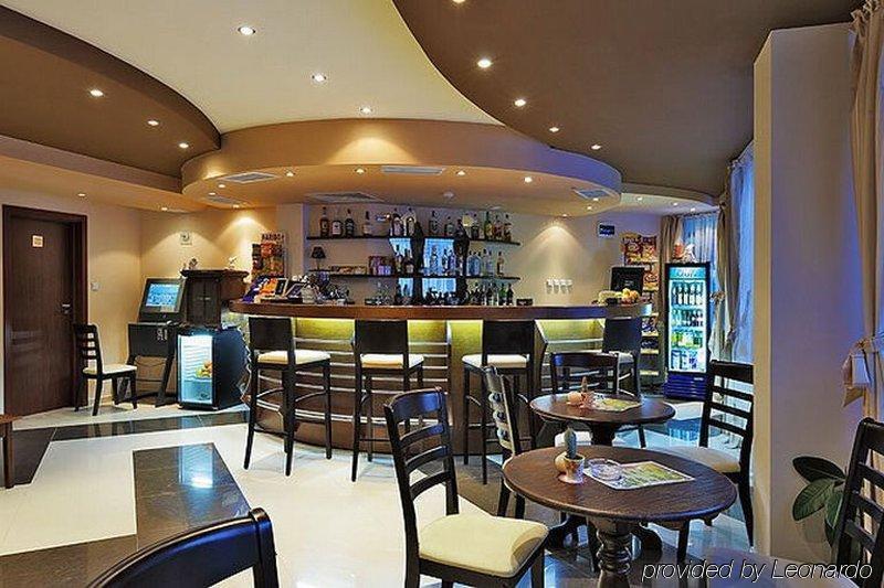 Belmont Hotel 반스코 레스토랑 사진